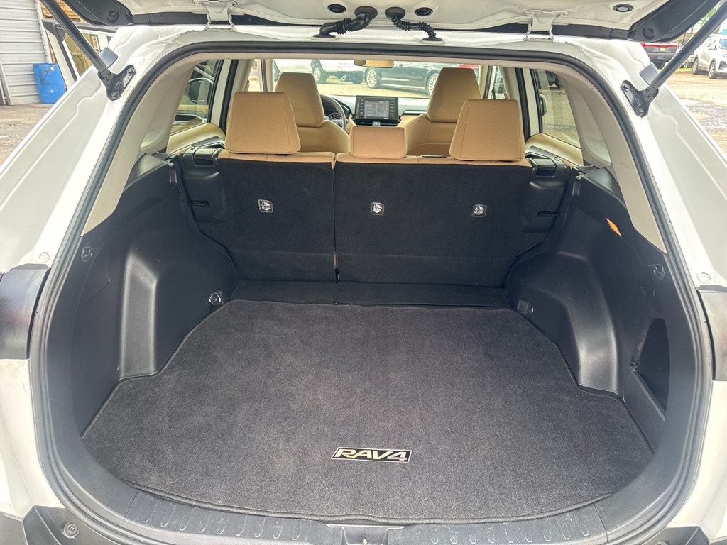 Photo 7 of this TOYOTA RAV4