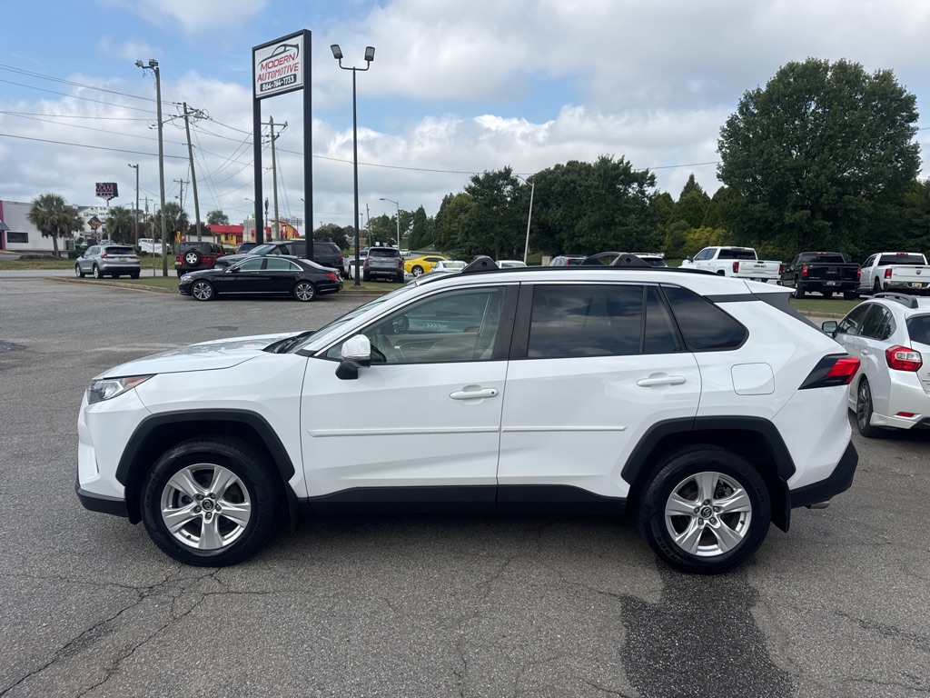Photo 2 of this TOYOTA RAV4