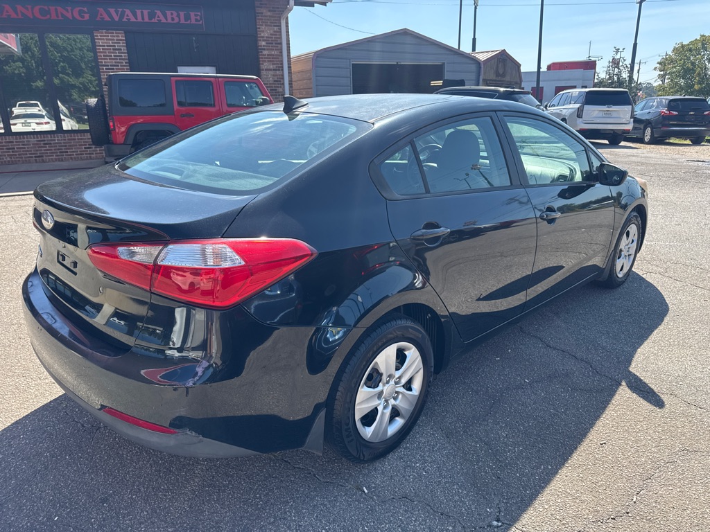 Photo 4 of this KIA FORTE