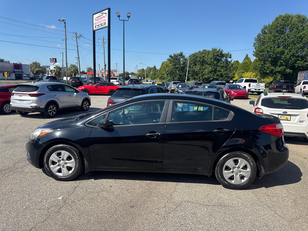 Photo 2 of this KIA FORTE