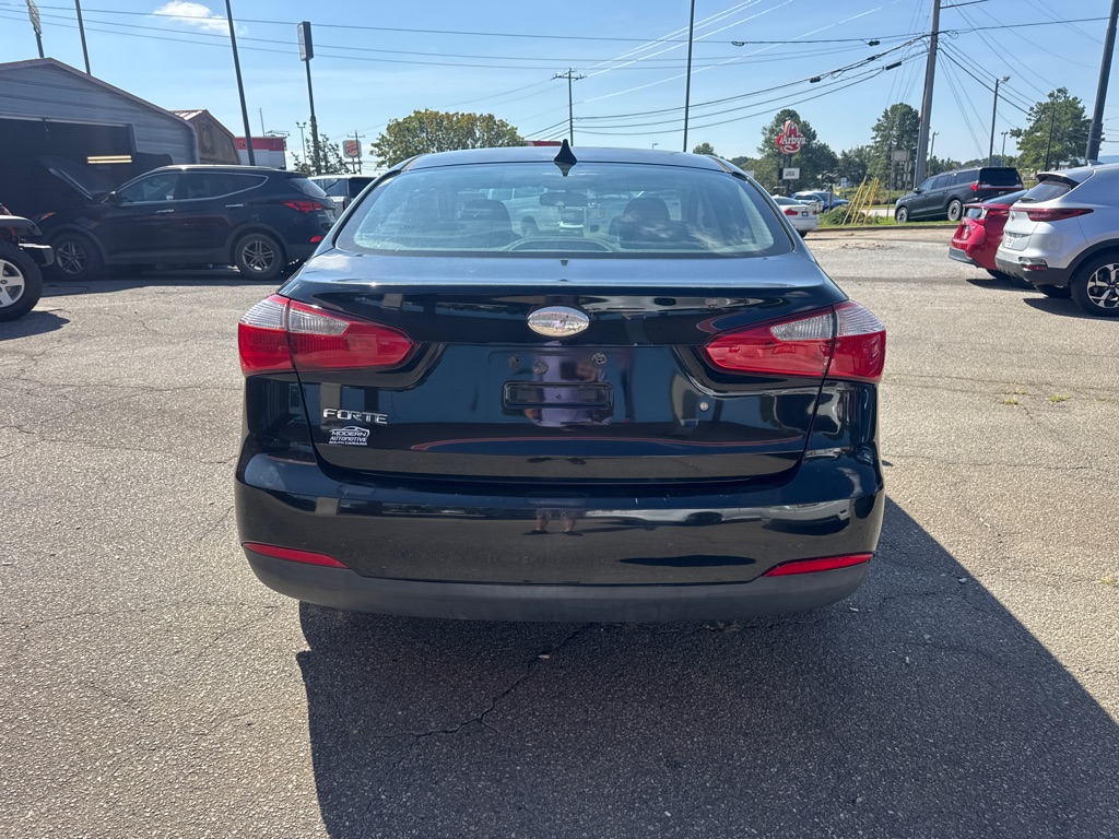 Photo 3 of this KIA FORTE