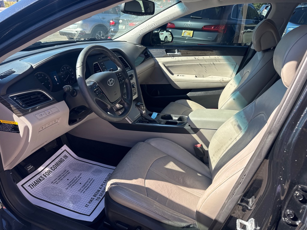 Photo 7 of this HYUNDAI SONATA