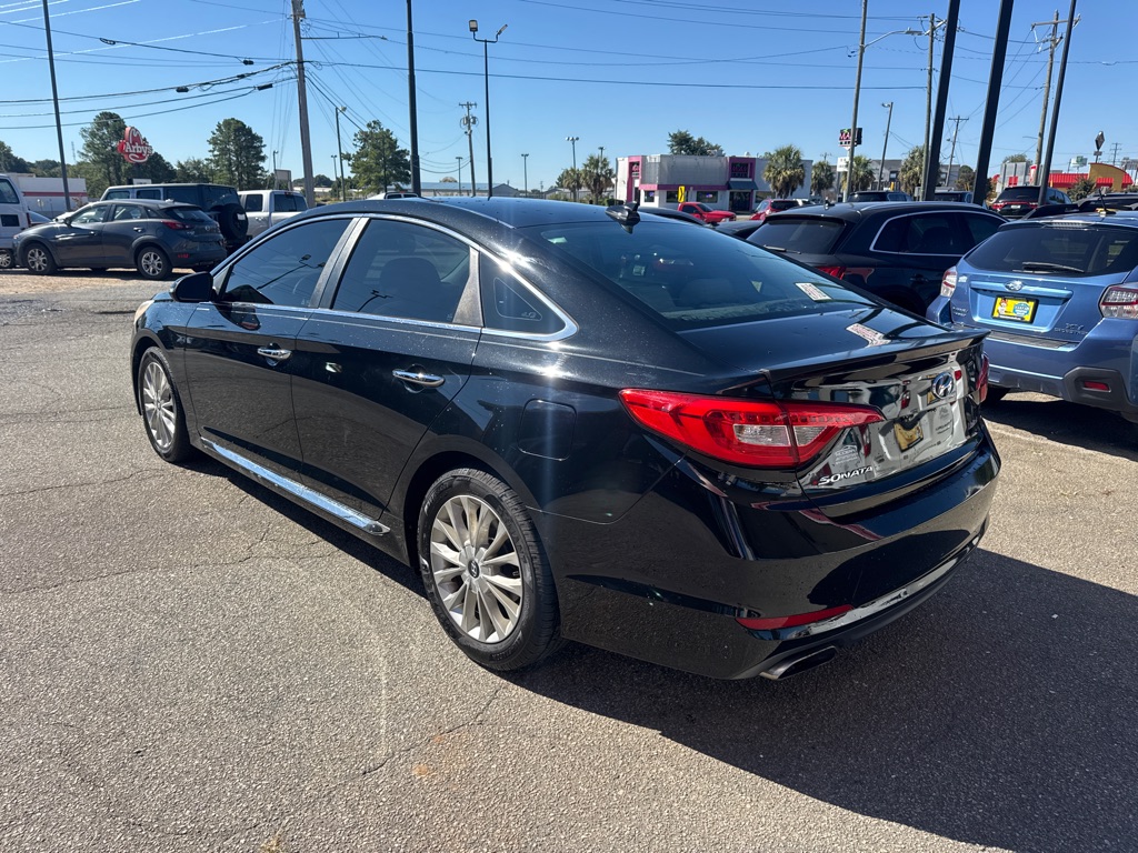 Photo 3 of this HYUNDAI SONATA