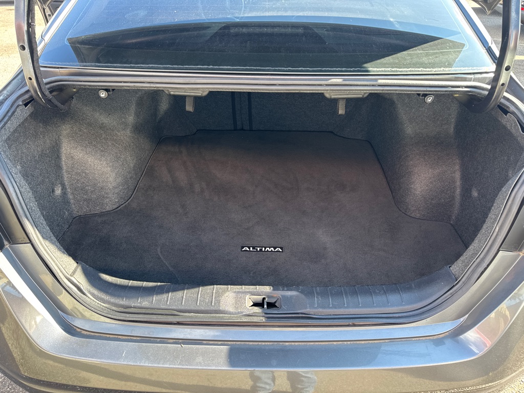Photo 11 of this NISSAN ALTIMA