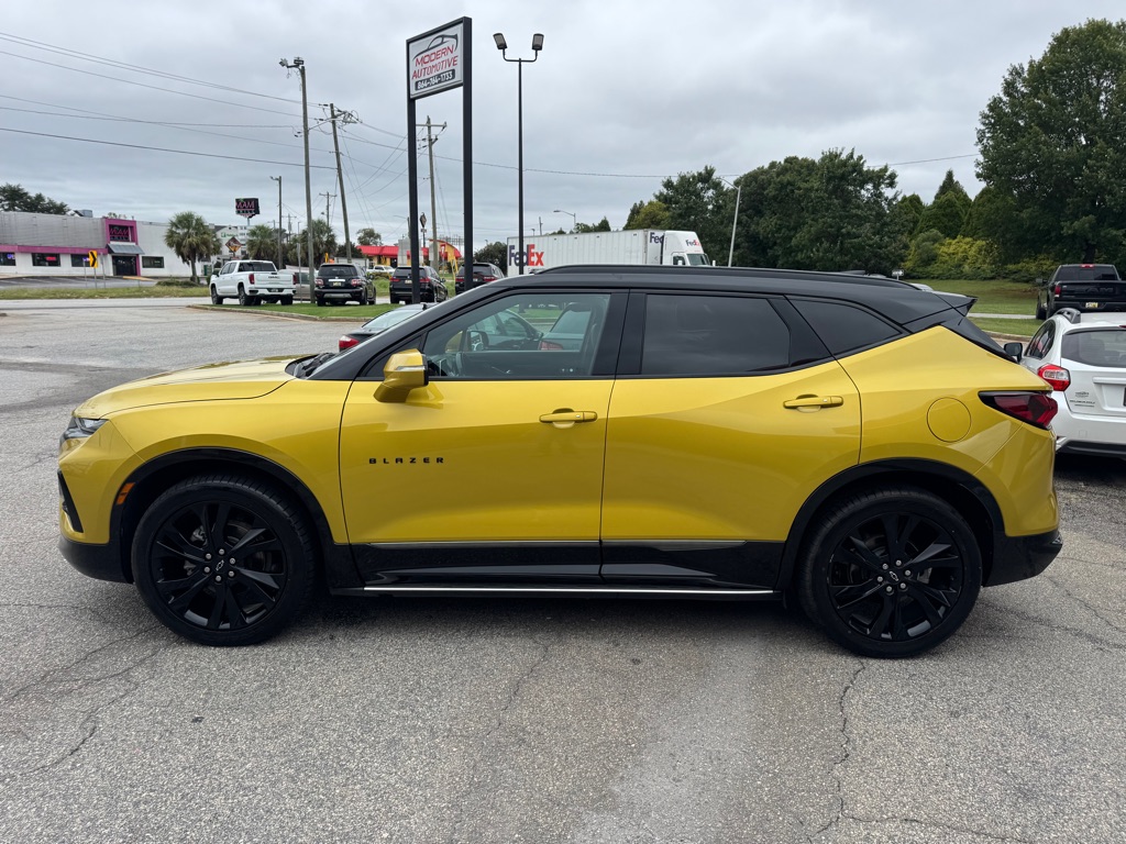 Photo 2 of this CHEVROLET BLAZER