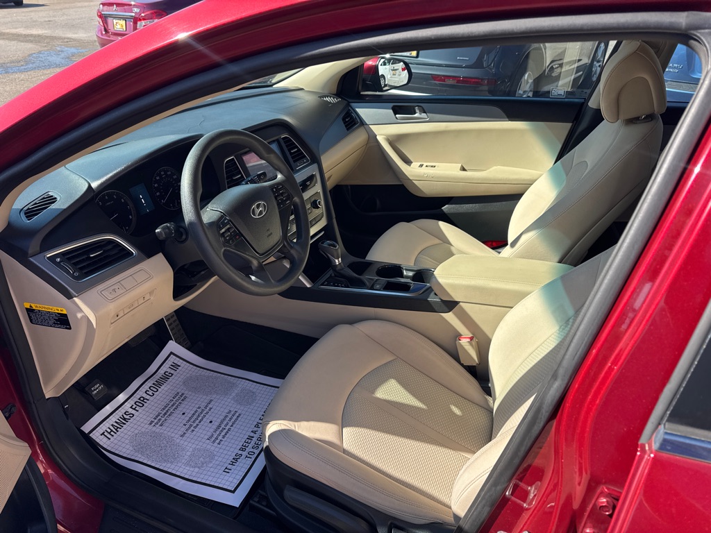Photo 7 of this HYUNDAI SONATA