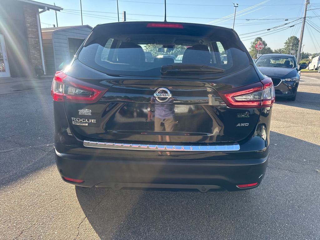 Photo 4 of this NISSAN ROGUE SPORT