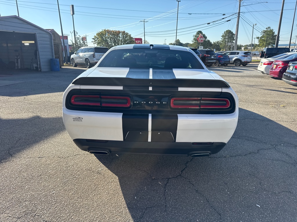 Photo 4 of this DODGE CHALLENGER