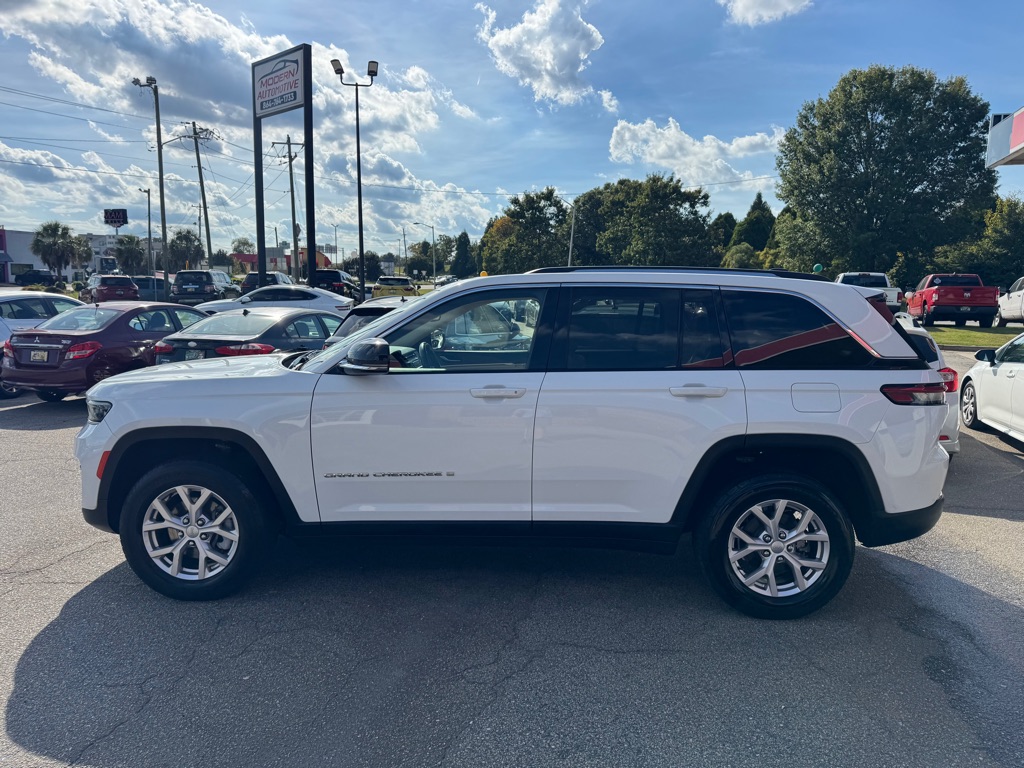 Photo 2 of this JEEP GRAND CHEROKEE