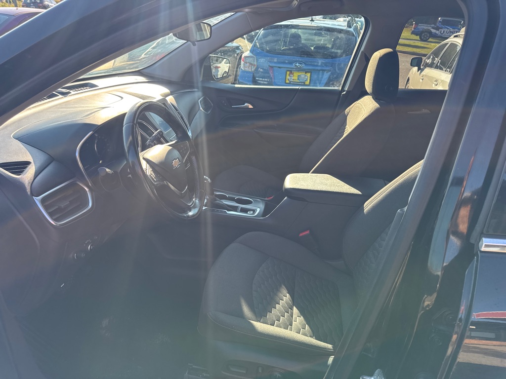 Photo 7 of this CHEVROLET EQUINOX