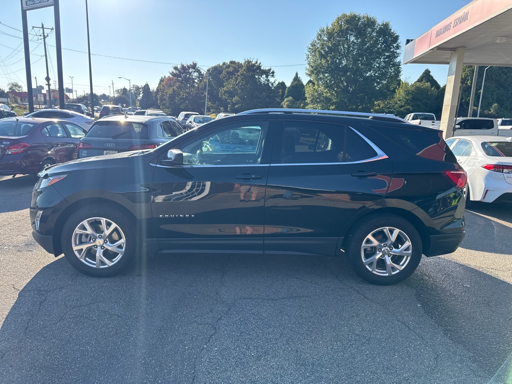 Photo 2 of this CHEVROLET EQUINOX