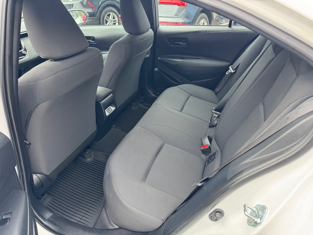 Photo 8 of this TOYOTA COROLLA