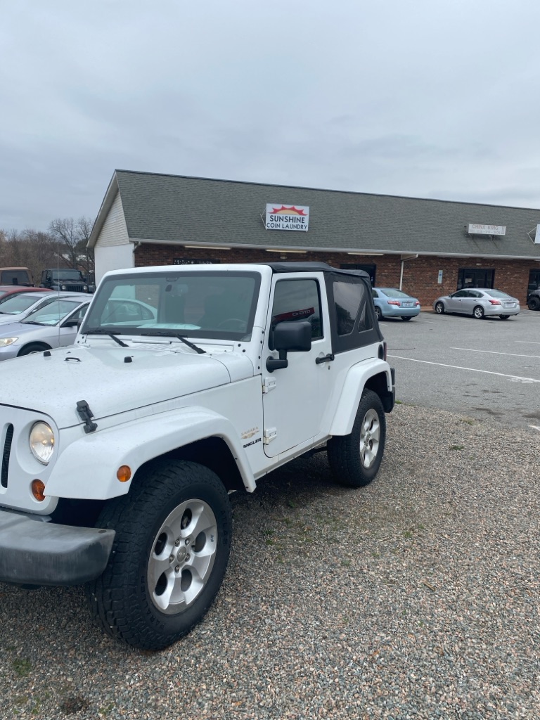 Photo 2 of this JEEP WRANGLER