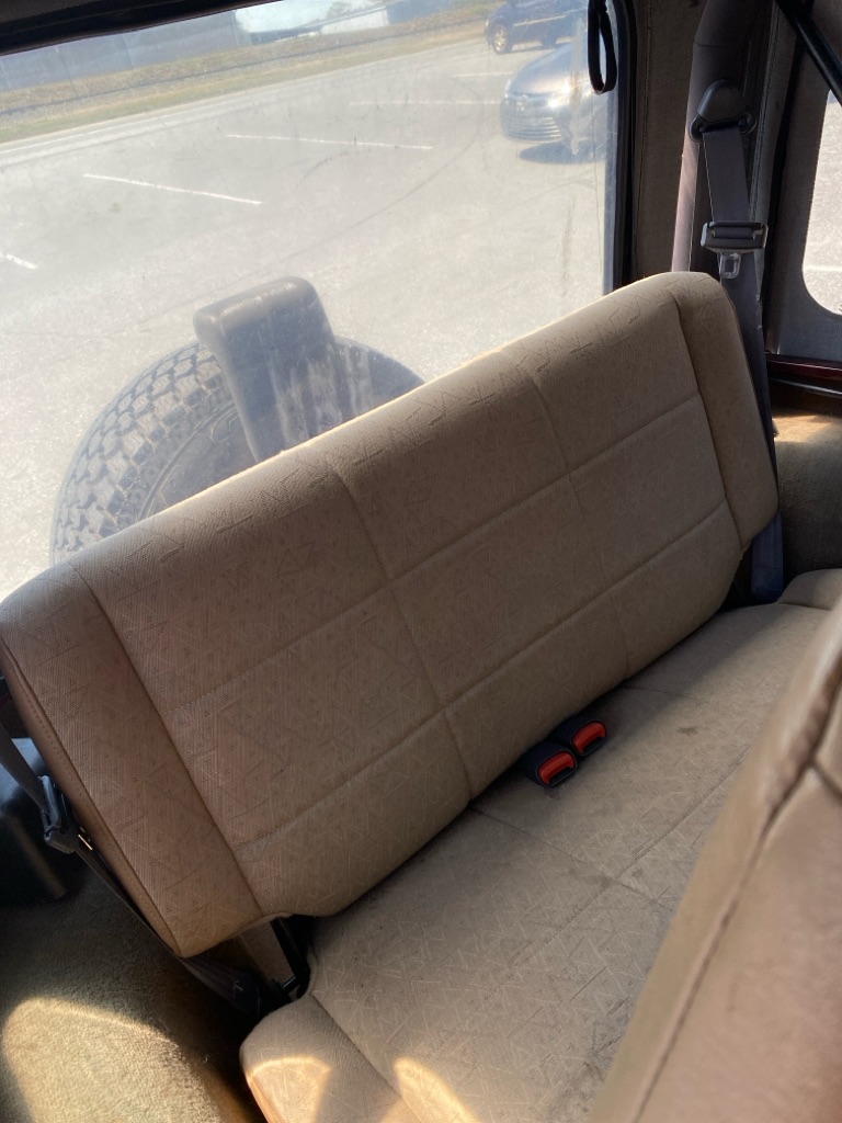 Photo 7 of this JEEP WRANGLER / TJ