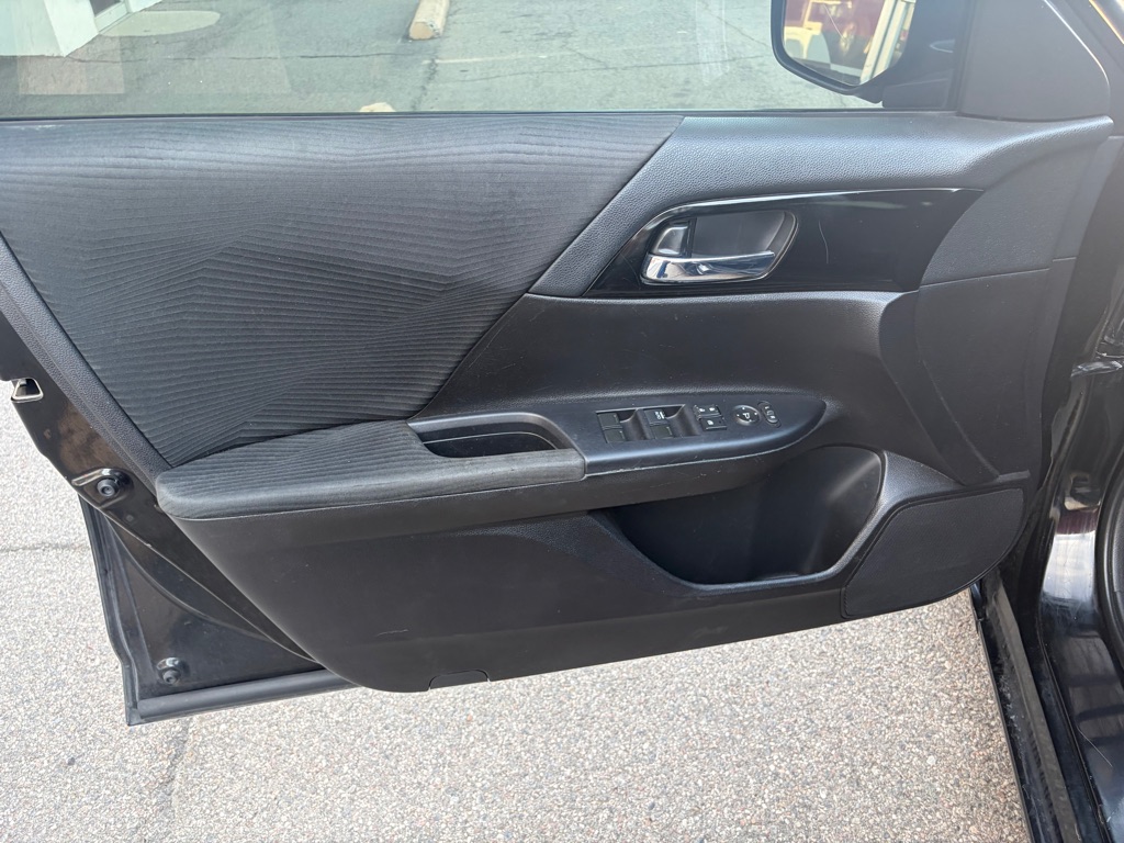 Photo 13 of this HONDA ACCORD