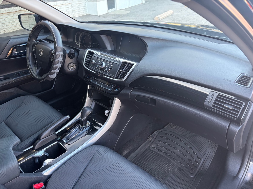 Photo 22 of this HONDA ACCORD