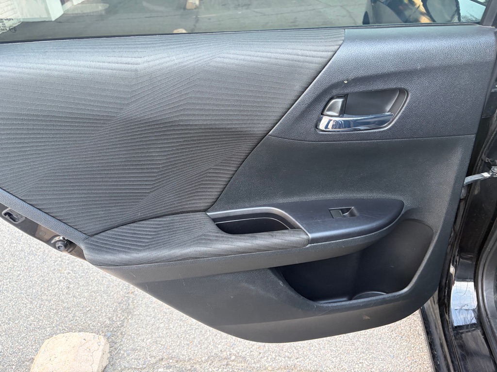 Photo 17 of this HONDA ACCORD