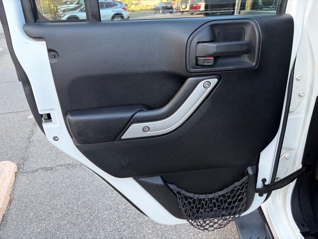 Photo 19 of this JEEP WRANGLER UNLIMI