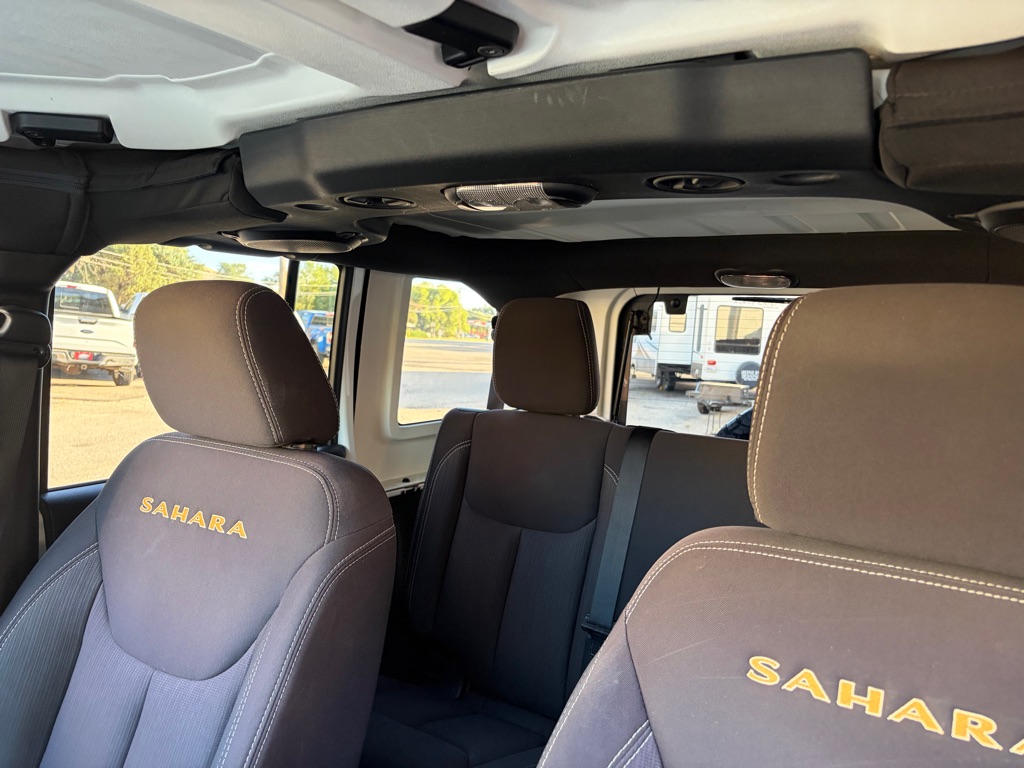 Photo 17 of this JEEP WRANGLER UNLIMI