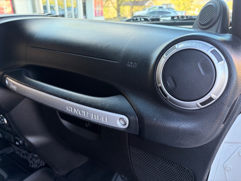 Photo 29 of this JEEP WRANGLER UNLIMI