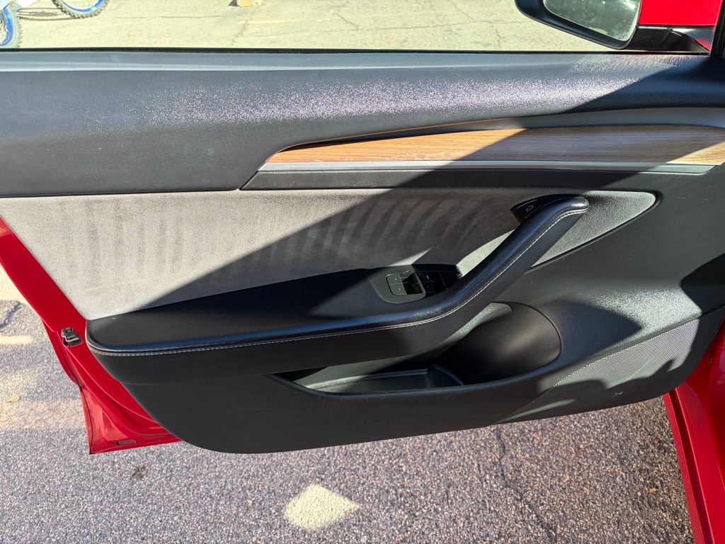 Photo 13 of this TESLA MODEL 3