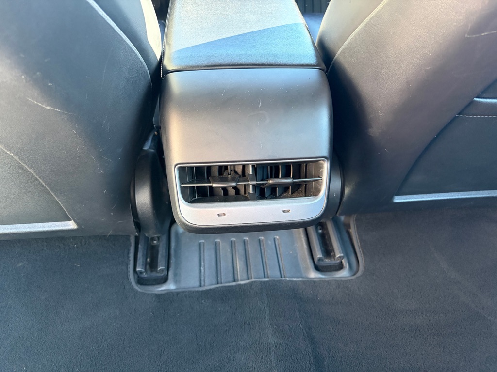 Photo 21 of this TESLA MODEL 3