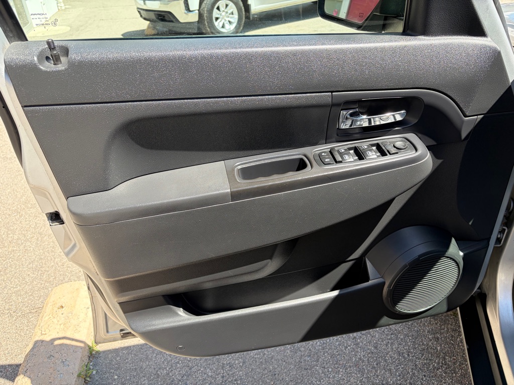 Photo 13 of this JEEP LIBERTY