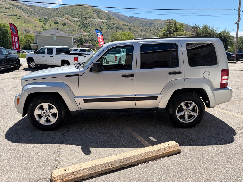 Photo 4 of this JEEP LIBERTY