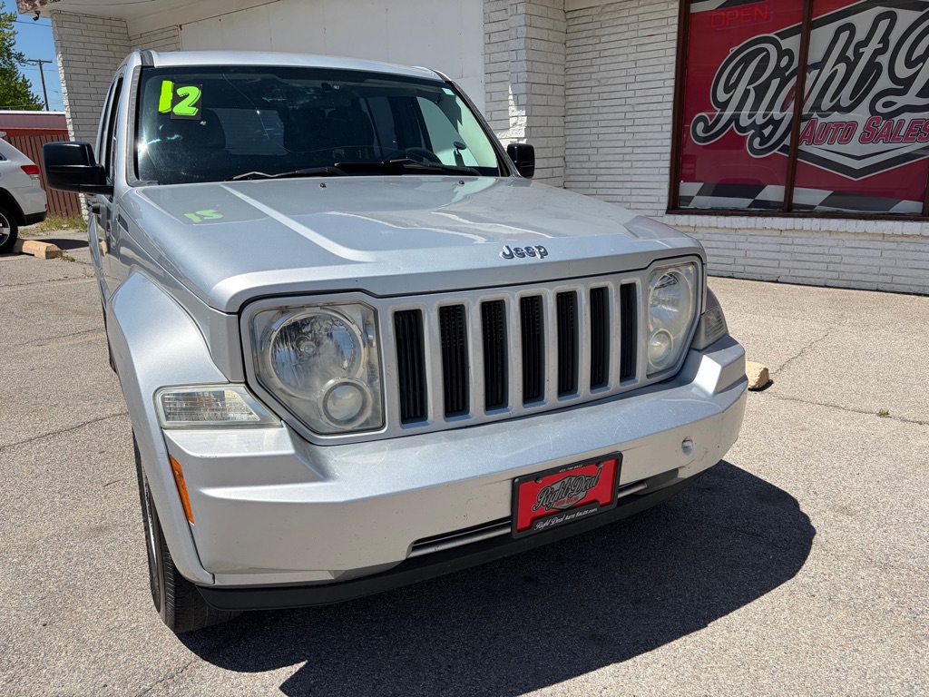 Photo 9 of this JEEP LIBERTY