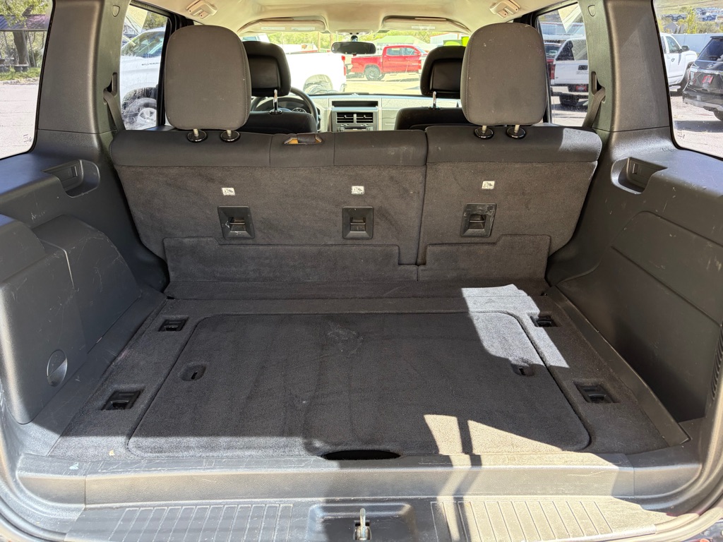 Photo 21 of this JEEP LIBERTY