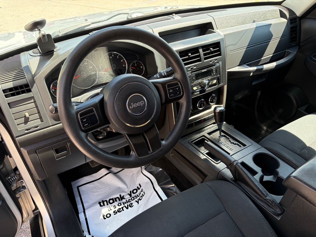 Photo 15 of this JEEP LIBERTY