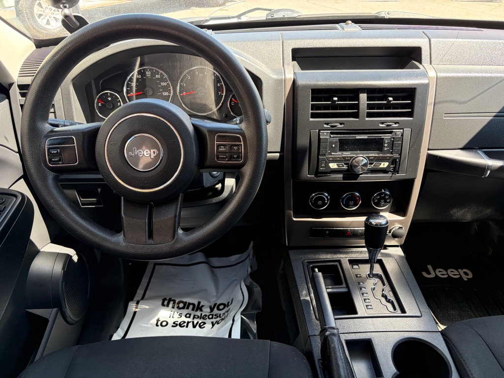 Photo 19 of this JEEP LIBERTY