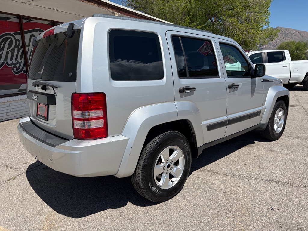 Photo 7 of this JEEP LIBERTY