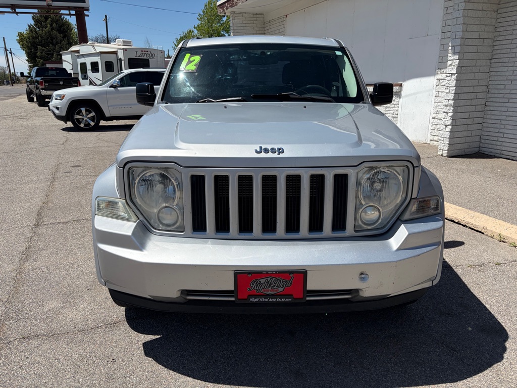 Photo 2 of this JEEP LIBERTY