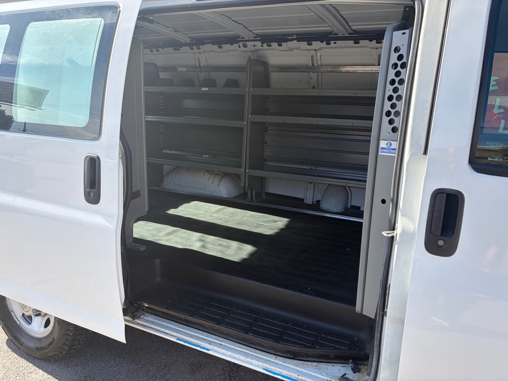 Photo 17 of this CHEVROLET EXPRESS