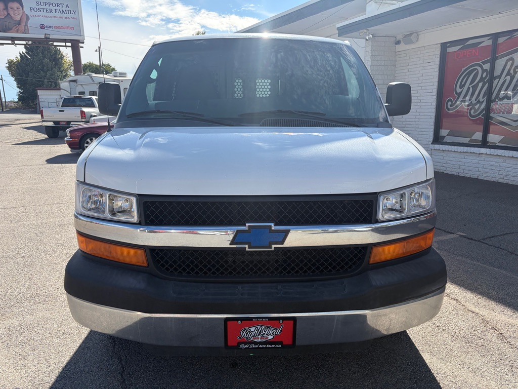Photo 2 of this CHEVROLET EXPRESS