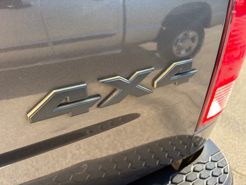 Photo 12 of this RAM 1500