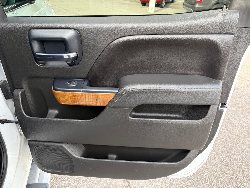Photo 24 of this GMC SIERRA 1500