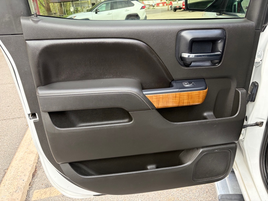 Photo 15 of this GMC SIERRA 1500