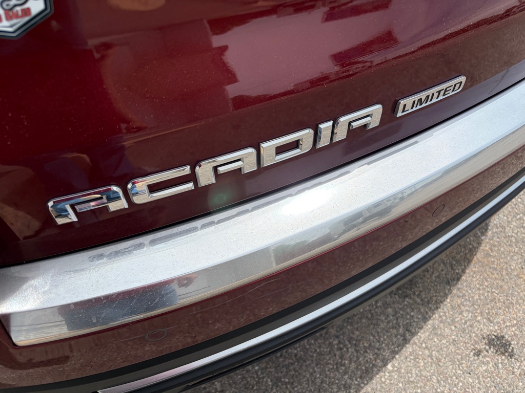 Photo 10 of this GMC ACADIA LIMITED