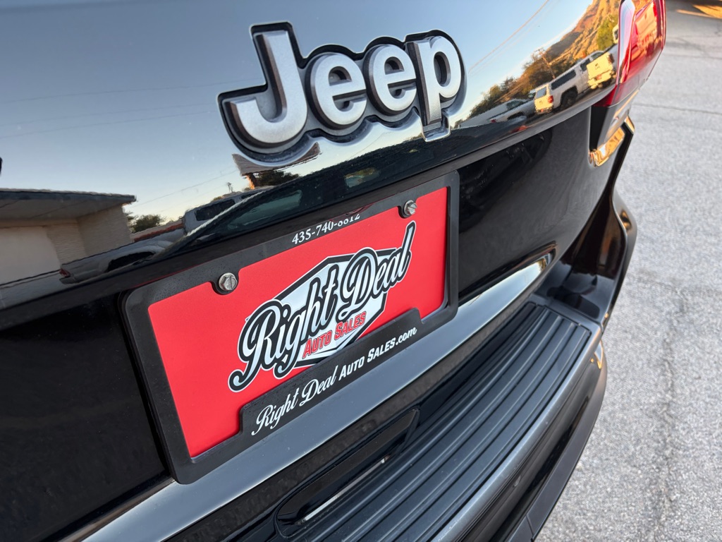 Photo 11 of this JEEP GRAND CHEROKEE