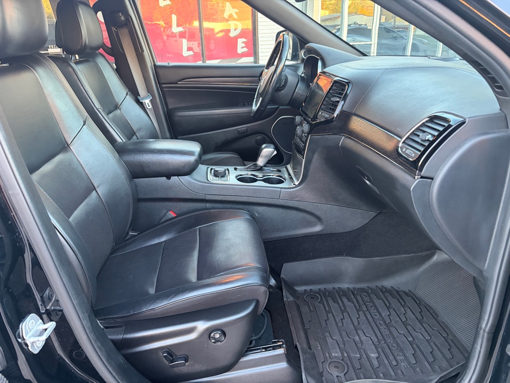 Photo 32 of this JEEP GRAND CHEROKEE
