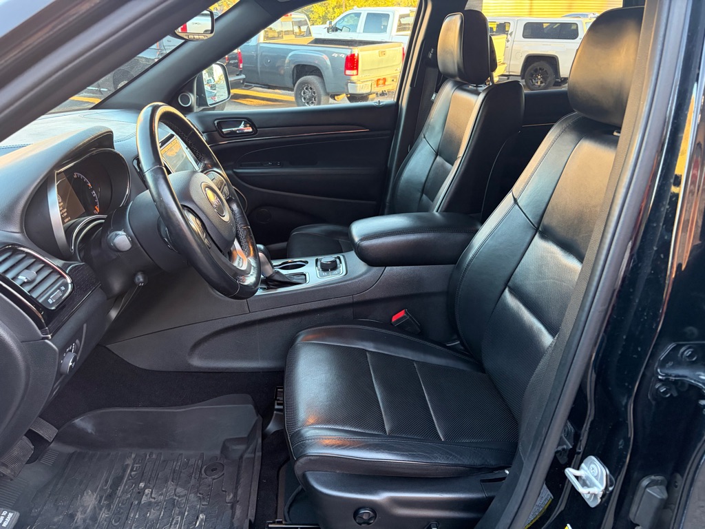 Photo 18 of this JEEP GRAND CHEROKEE