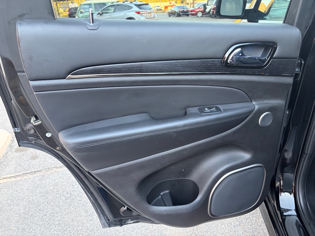 Photo 22 of this JEEP GRAND CHEROKEE