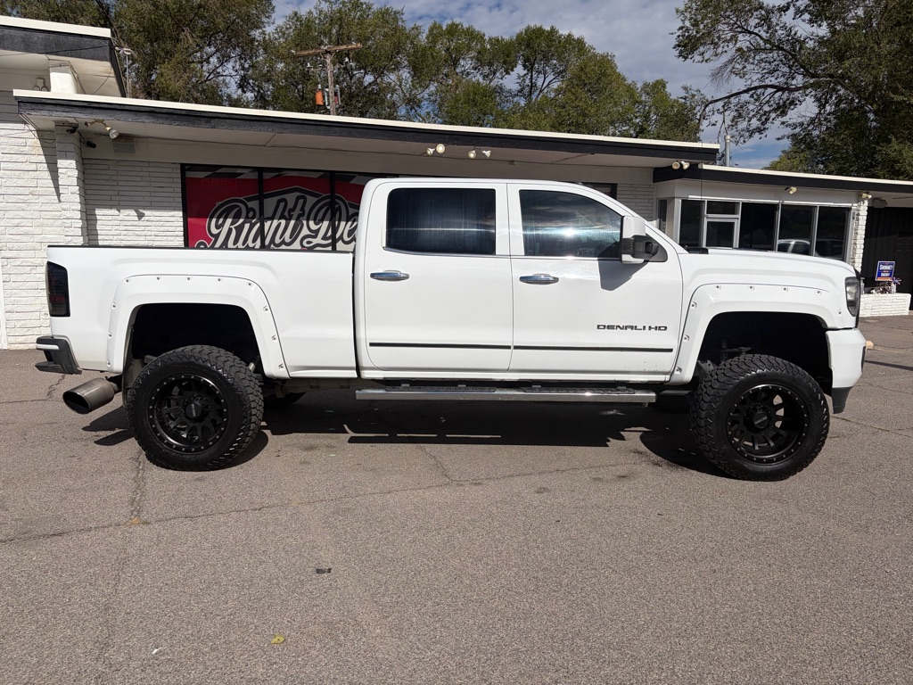 Photo 9 of this GMC SIERRA 2500HD