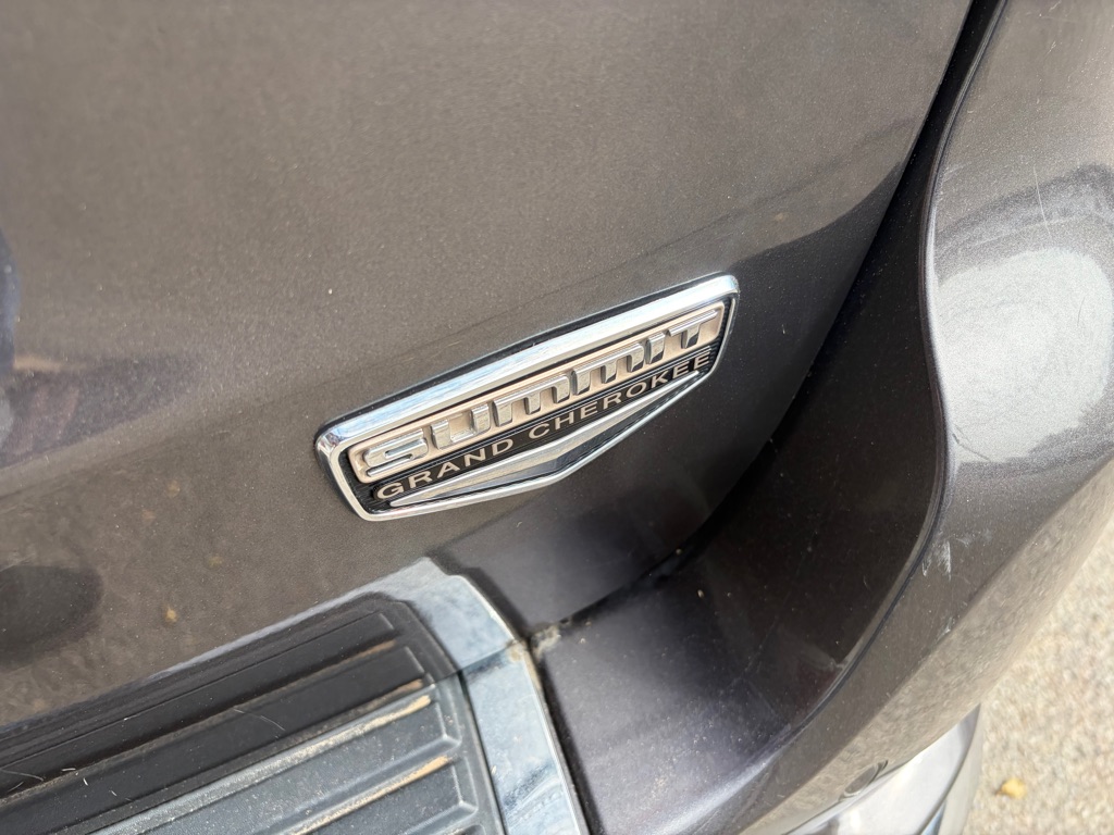 Photo 12 of this JEEP GRAND CHEROKEE