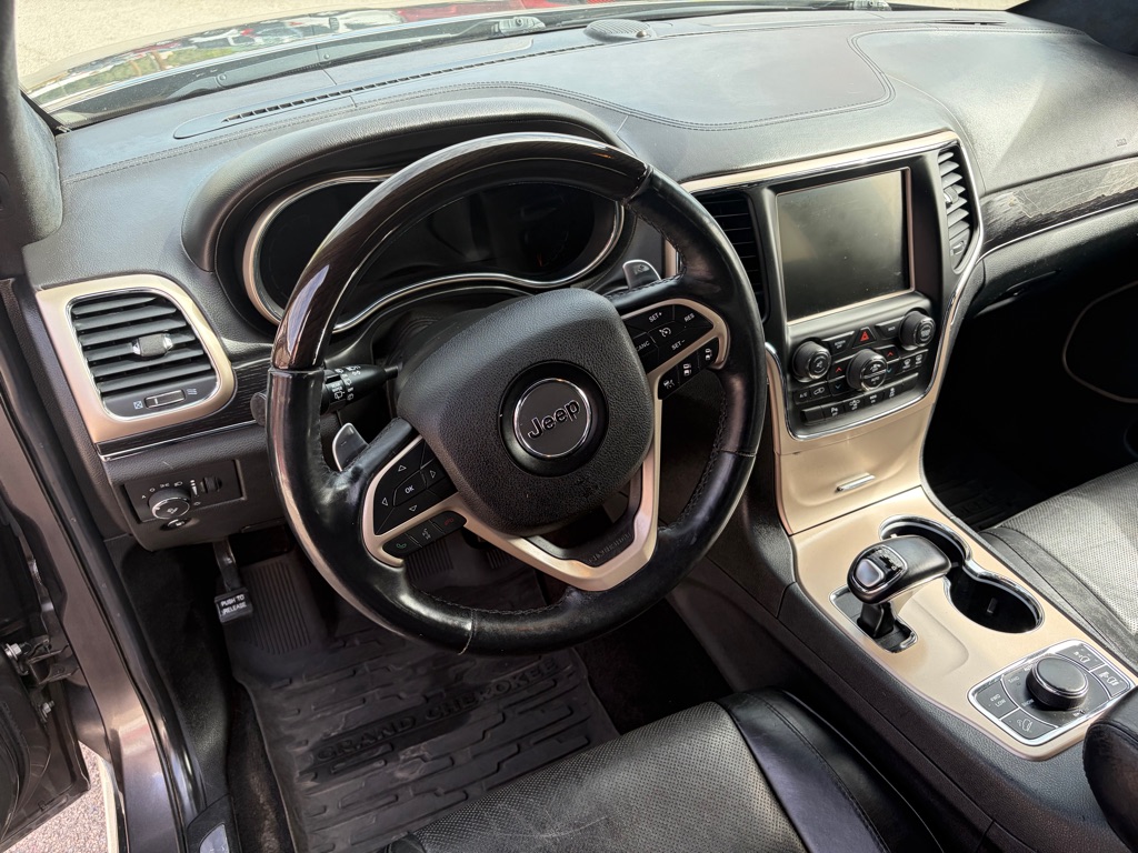 Photo 18 of this JEEP GRAND CHEROKEE