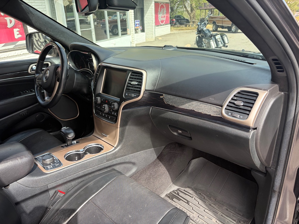 Photo 29 of this JEEP GRAND CHEROKEE