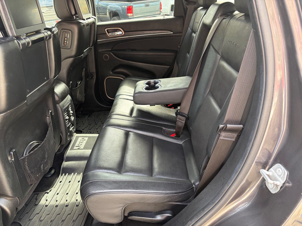 Photo 21 of this JEEP GRAND CHEROKEE