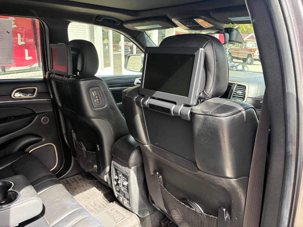 Photo 32 of this JEEP GRAND CHEROKEE